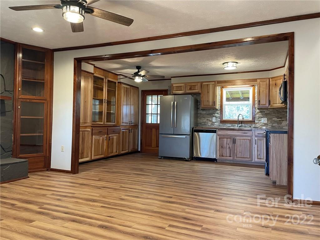 404 Bryant Road Morganton, NC 28655 - Photo 2 of 37 Gallery Image 2
