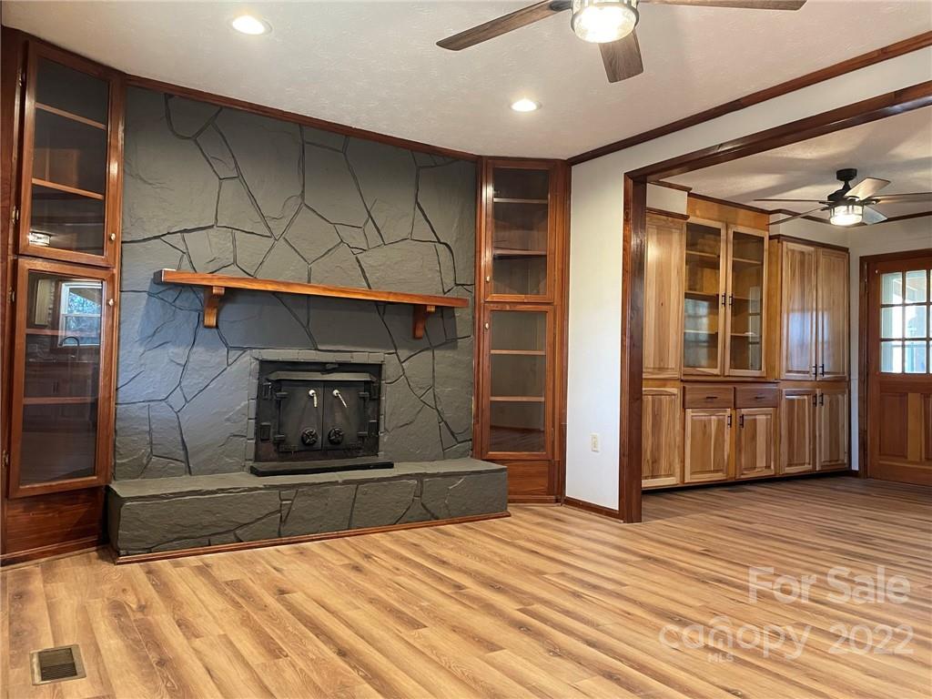 404 Bryant Road Morganton, NC 28655 - Photo 3 of 37 Gallery Image 3