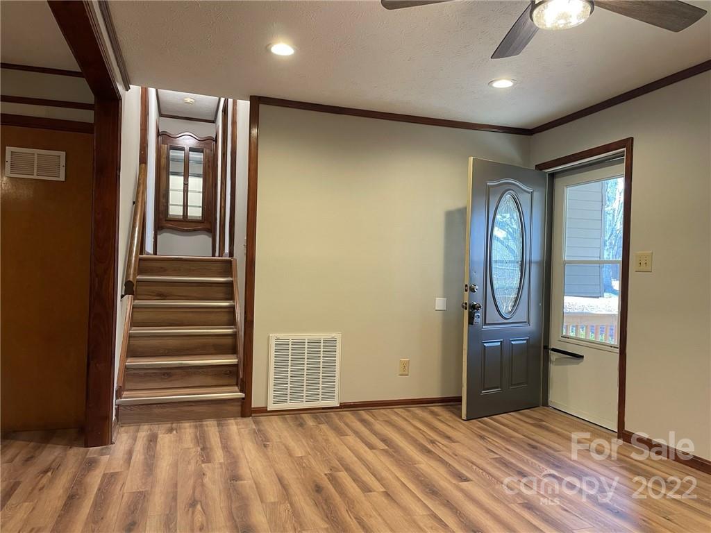 404 Bryant Road Morganton, NC 28655 - Photo 5 of 37 Gallery Image 5