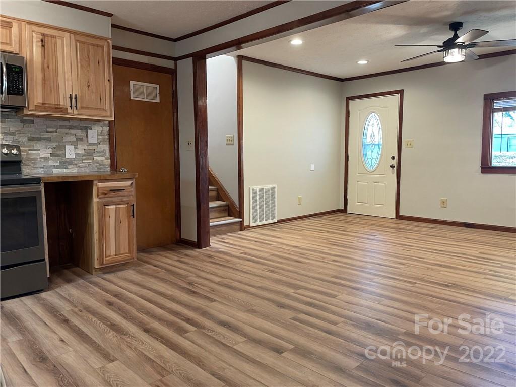 404 Bryant Road Morganton, NC 28655 - Photo 6 of 37 Gallery Image 6