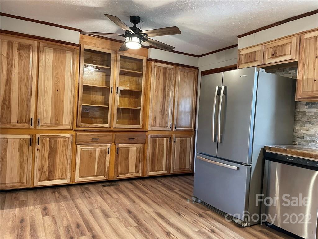 404 Bryant Road Morganton, NC 28655 - Photo 9 of 37 Gallery Image 9