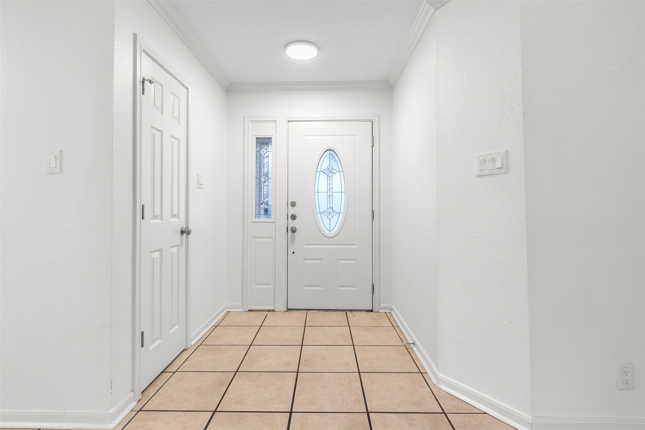 2602 Peach Tree Lane Cedar Park, TX 78613 - Photo 2 of 16 a view of a hallway