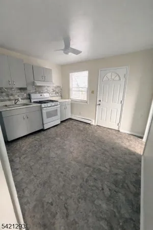 $2,400 | 262 Union Avenue, Paterson, NJ 07502