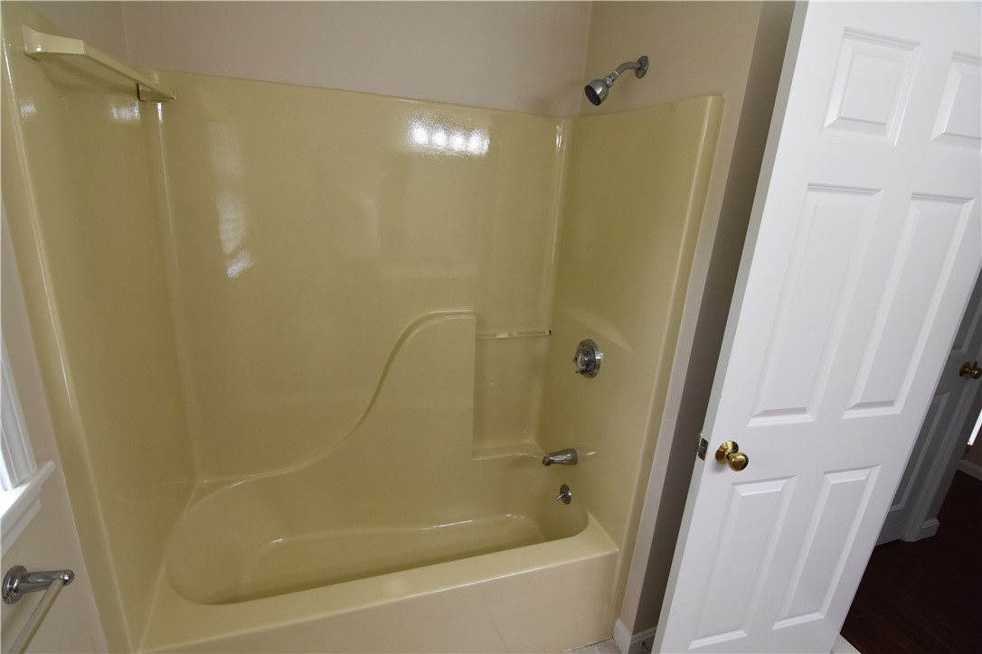 21 Breakneck Hill Road Lincoln, RI 02865 - Photo 13 of 21 MAIN LEVEL BATH TUB/SHOWER