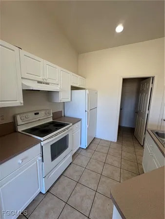 $1,700 | 2702 Southwest 9th Avenue, Cape Coral, FL 33914