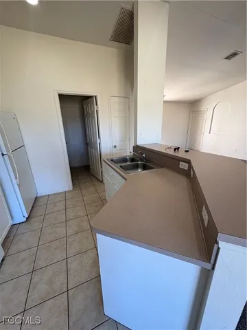 $1,800 | 2702 Southwest 9th Avenue, Cape Coral, FL 33914