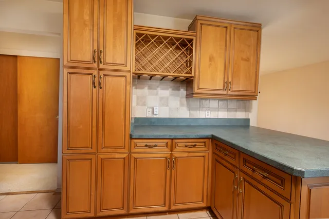 $299,900 | 24 Sunset Drive, Cary, IL 60013