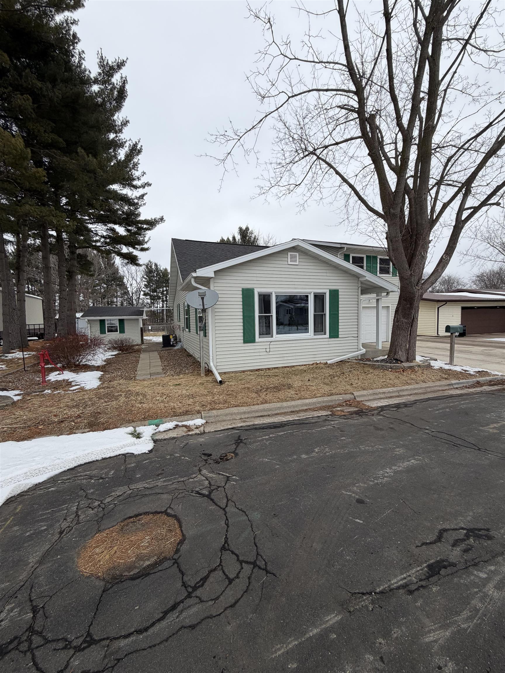 621 Dwight Street Boscobel, WI 53805 - Photo 2 of 23