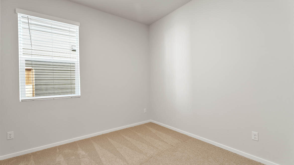 61172 Southeast Splendor Lane Bend, OR 97702 - Photo 11 of 26 011 bedroom
