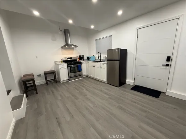 $2,100 | 12119 Bambi Place, Granada Hills, CA 91344