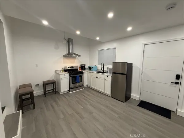 $2,100 | 12119 Bambi Place, Granada Hills, CA 91344