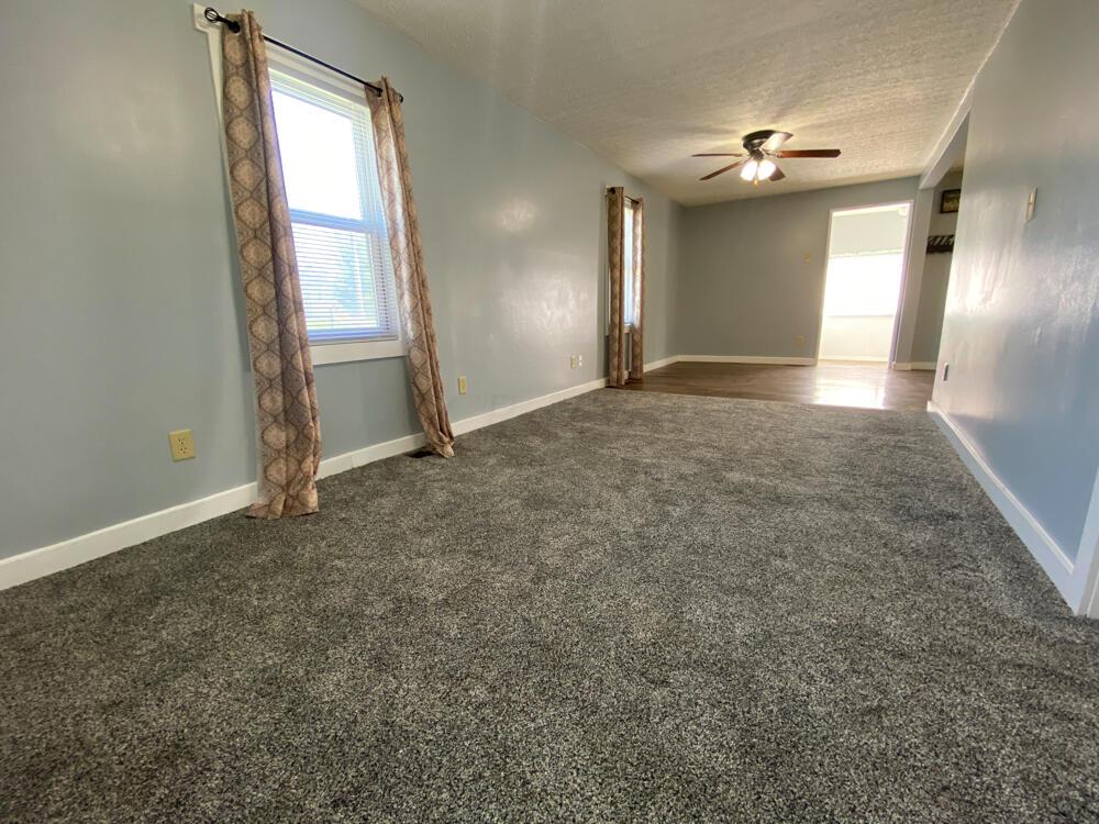 19805 Ringgold Southern Road Circleville, OH 43113 - Photo 7 of 21 Living Room
