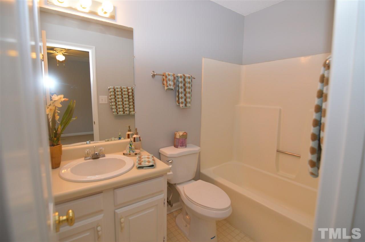 6587 English Oaks Drive Raleigh, NC 27615 - Photo 10 of 21