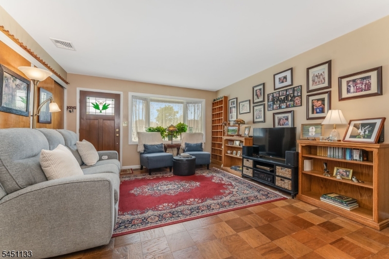 703 Rugby Road Phillipsburg, NJ 08865 - Photo 3 of 27 Gallery Image 3
