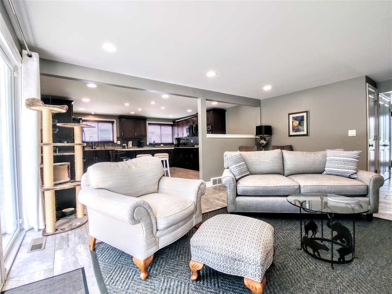 469 Cook Grosse Pointe, MI 48236 - Photo 10 of 35