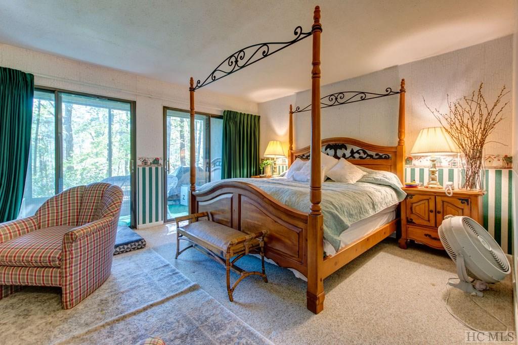 435 Overlook Road, Unit 1B Sapphire, NC 28774 - Photo 23 of 42 Gallery Image 23