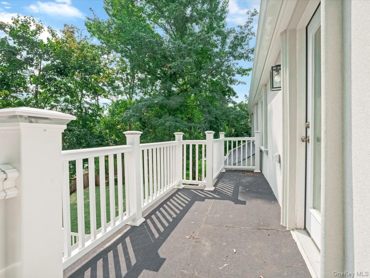 10 West Terrace Road Great Neck, NY 11023 - Photo 21 of 35 Gallery Image 21