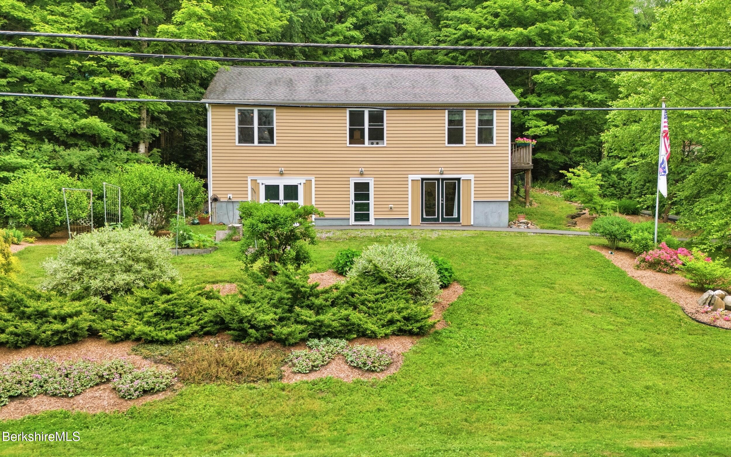 26 Mahkeenac Road Stockbridge, MA 01262 - Photo 1 of 23 1