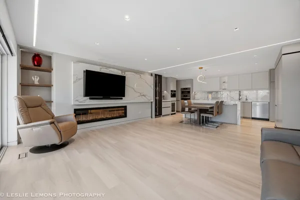 $825,000 | 2 Oak Brook Club Drive, Unit C303, Oak Brook, IL 60523