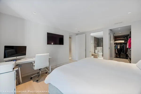 $825,000 | 2 Oak Brook Club Drive, Unit C303, Oak Brook, IL 60523