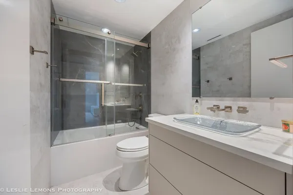 $825,000 | 2 Oak Brook Club Drive, Unit C303, Oak Brook, IL 60523