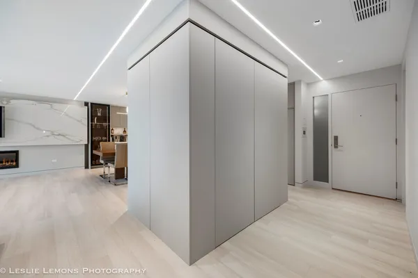 $825,000 | 2 Oak Brook Club Drive, Unit C303, Oak Brook, IL 60523