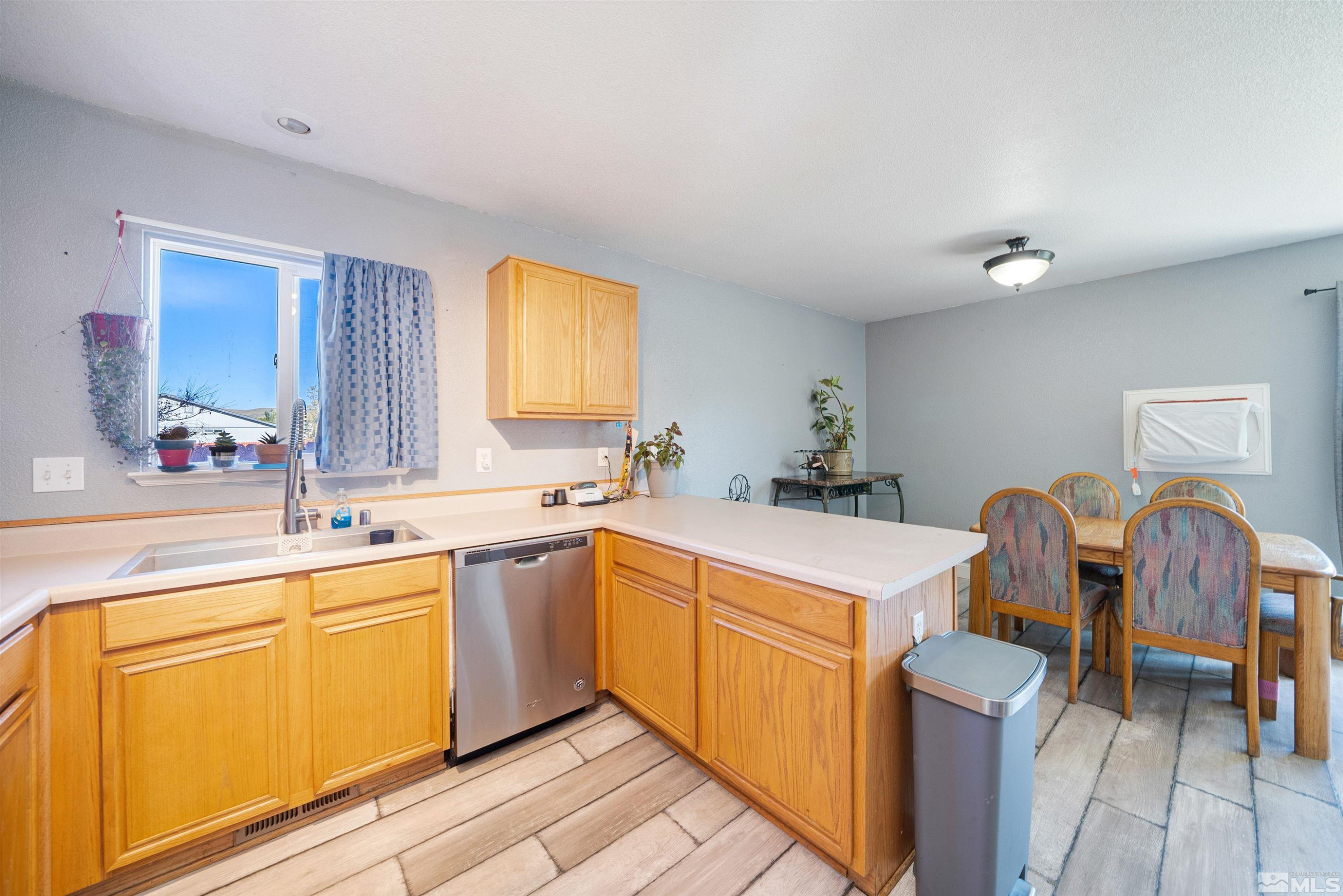 17700 Boxelder Court Reno, NV 89508 - Photo 8 of 29 Photo 8
