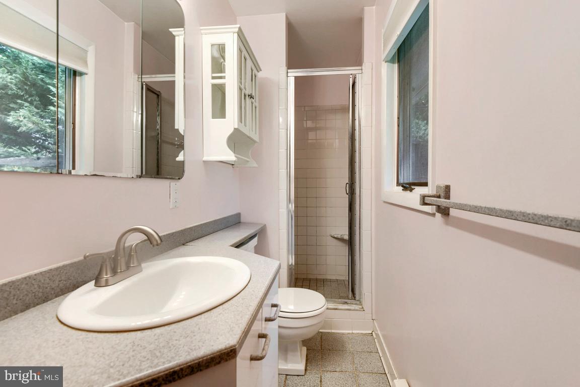 191 Sillery Bay Road Pasadena, MD 21122 - Photo 33 of 40