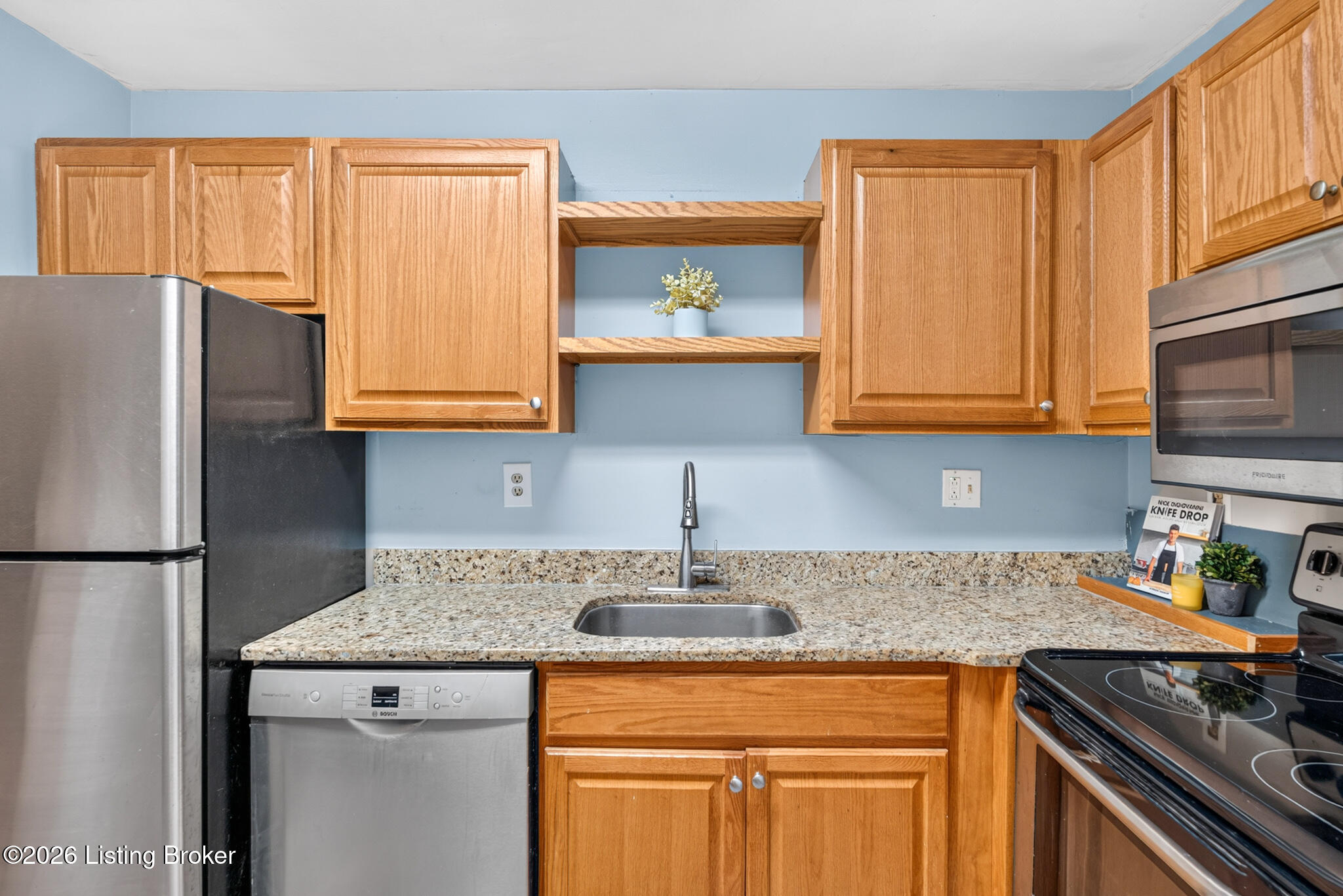 410 Mockingbird Valley Road, Unit 11 Louisville, KY 40207 - Photo 15 of 28 Kitchen