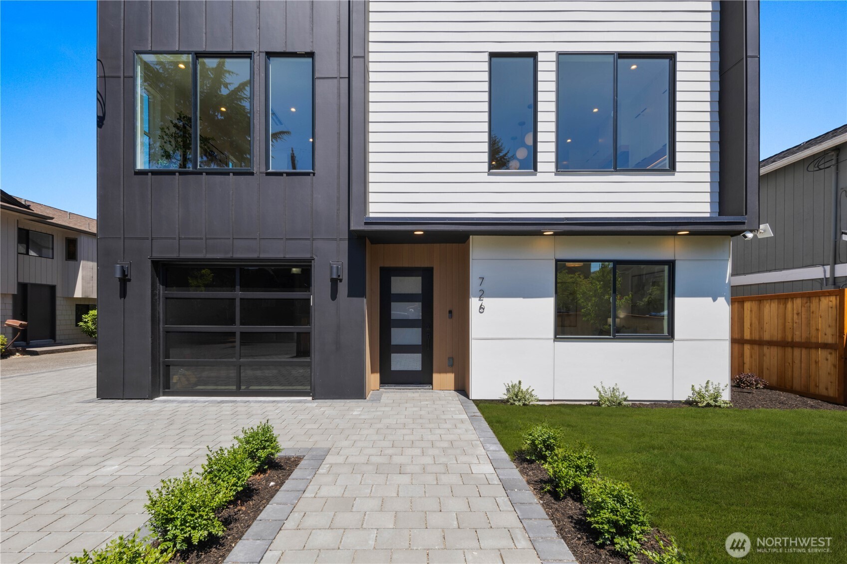 726 North 89th Street Seattle, WA 98103 - Photo 3 of 25 Gallery Image 3