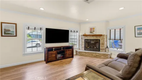 $1,335,000 | 1232 East Elmwood Avenue, Burbank, CA 91501