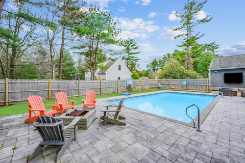 $899,000 | 153 Hickory Hill Circle, Osterville, MA 02655