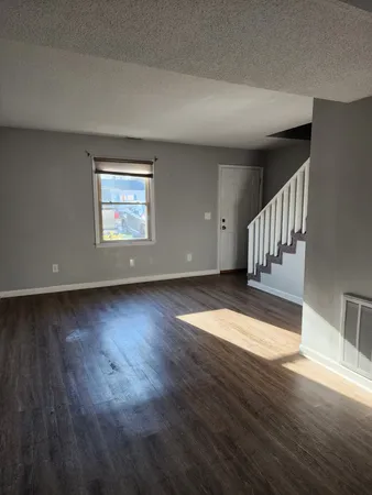 $950 | 105 Helen Street, Unit B, Tullahoma, TN 37388