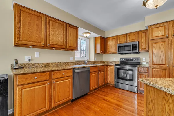 $649,900 | 14756 Village Court, Plymouth, MI 48170