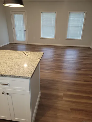 $2,650 | 10 Berkshire Road, Unit 213, West Hartford, CT 06110