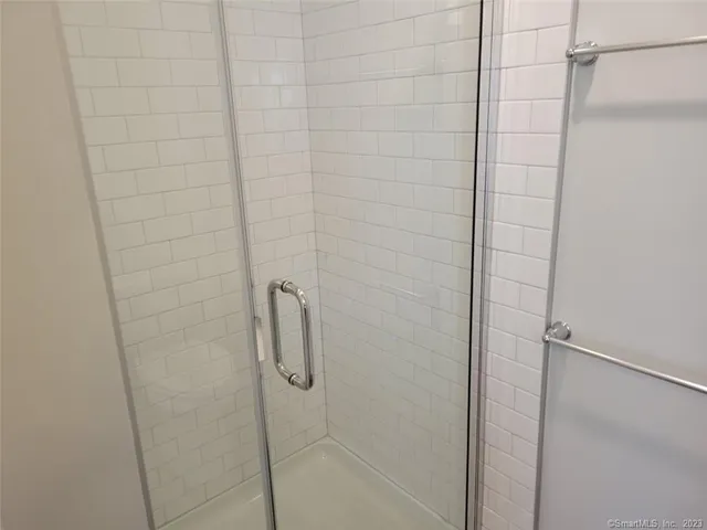 $2,650 | 10 Berkshire Road, Unit 213, West Hartford, CT 06110