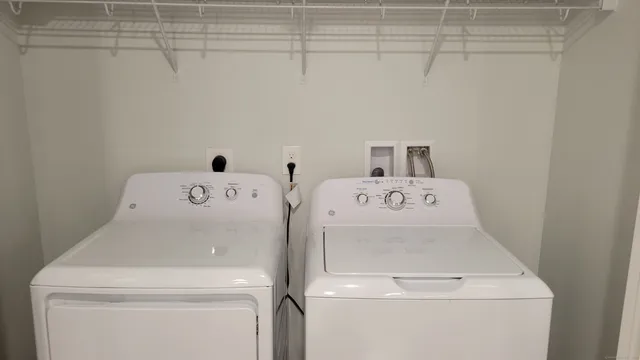 $2,650 | 10 Berkshire Road, Unit 213, West Hartford, CT 06110