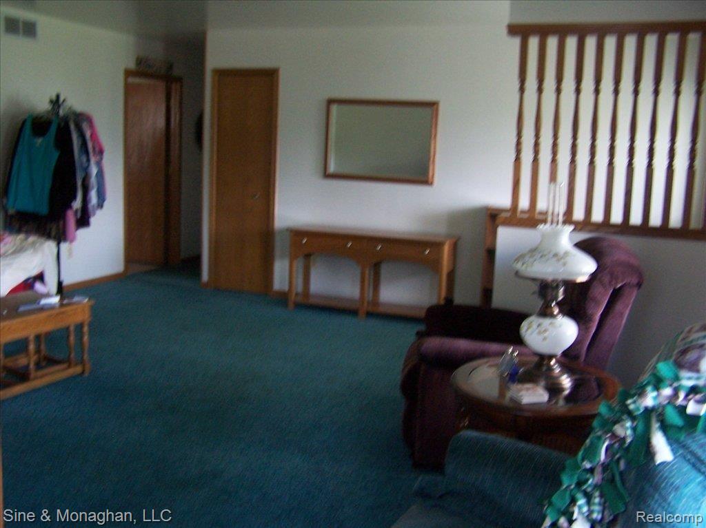 4233 Yankee Road St. Clair, MI 48079 - Photo 5 of 8 100_2841