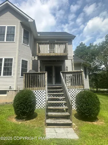 $449,900 | 107 Horseshoe Drive, Effort, PA 18330