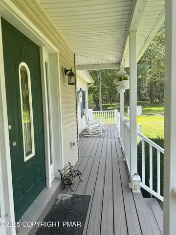 $449,900 | 107 Horseshoe Drive, Effort, PA 18330