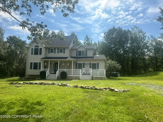 $449,900 | 107 Horseshoe Drive, Effort, PA 18330