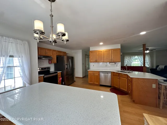 $449,900 | 107 Horseshoe Drive, Effort, PA 18330