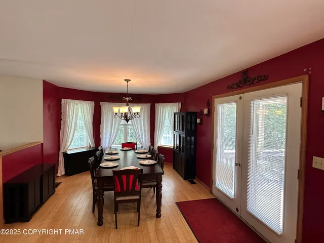 $449,900 | 107 Horseshoe Drive, Effort, PA 18330