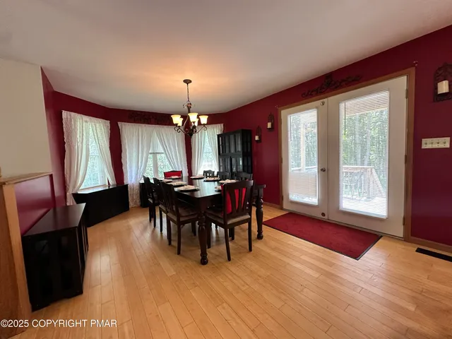 $449,900 | 107 Horseshoe Drive, Effort, PA 18330