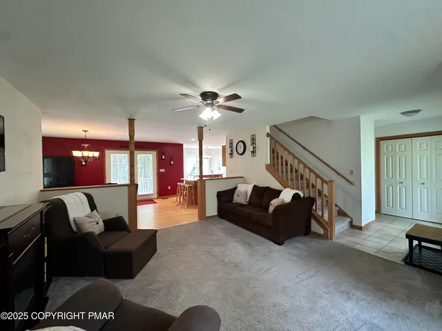 $449,900 | 107 Horseshoe Drive, Effort, PA 18330