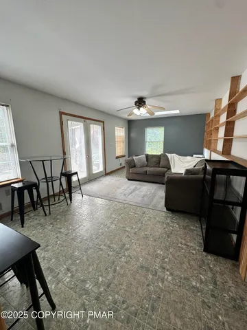 $449,900 | 107 Horseshoe Drive, Effort, PA 18330