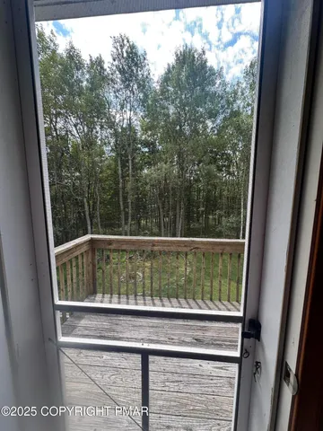 $449,900 | 107 Horseshoe Drive, Effort, PA 18330