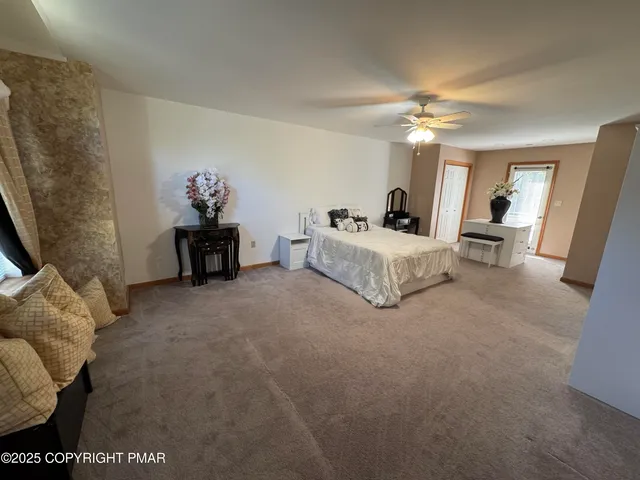 $449,900 | 107 Horseshoe Drive, Effort, PA 18330