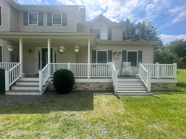 $449,900 | 107 Horseshoe Drive, Effort, PA 18330