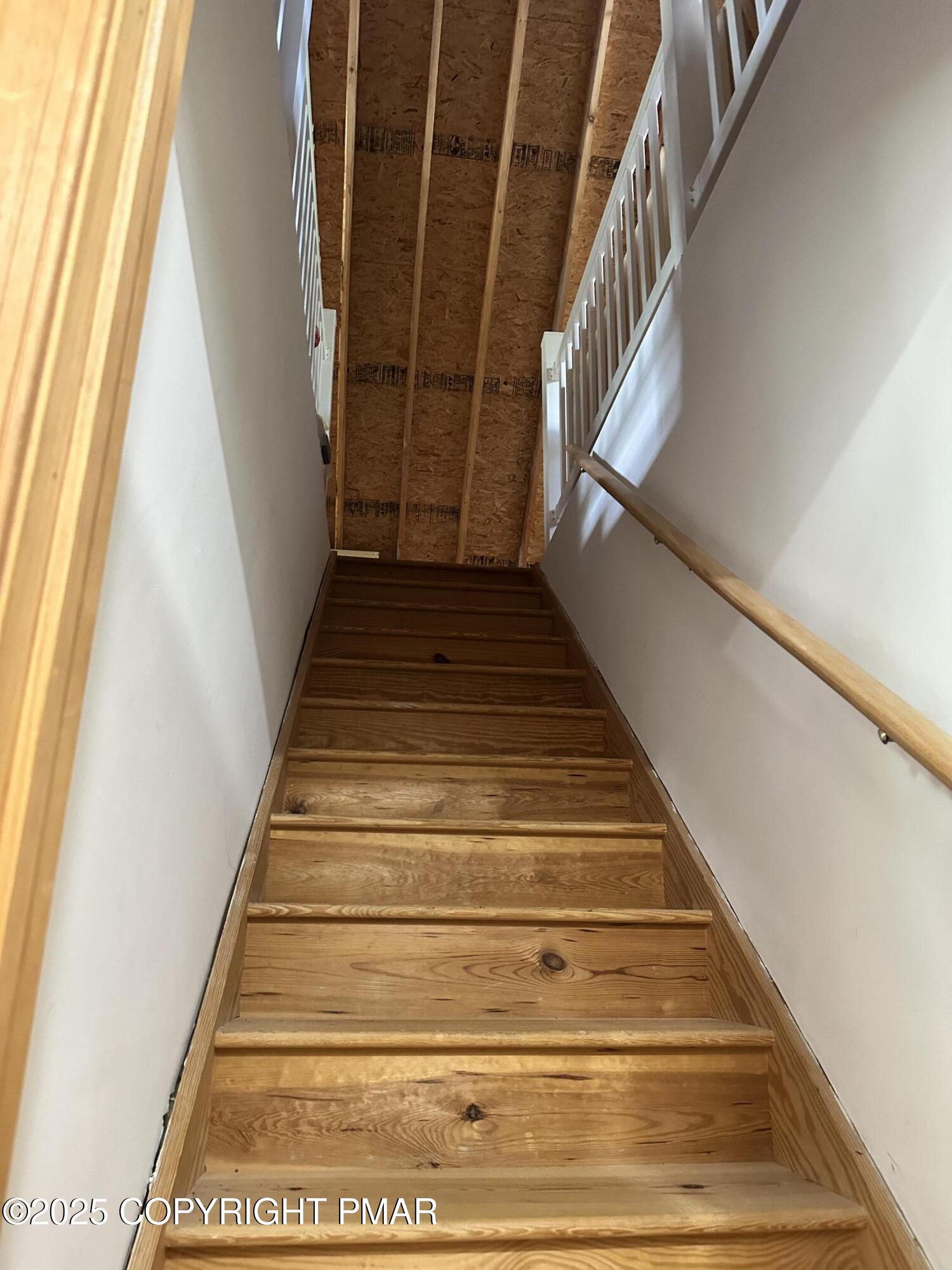 107 Horseshoe Drive Effort, PA 18330 - Photo 51 of 72 Walk-up Attic